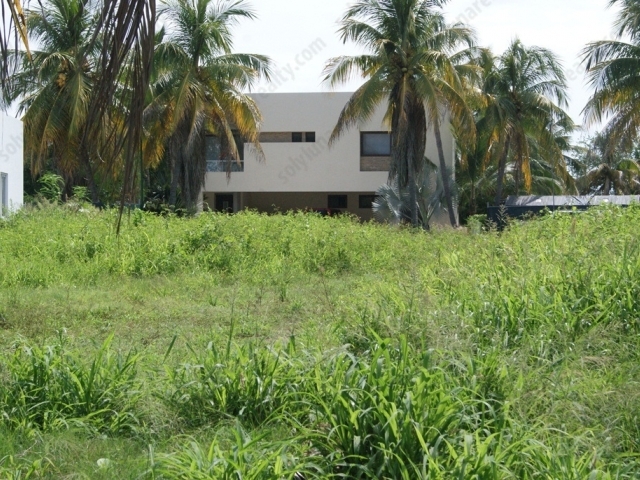 Perfecto para construir una lujosa Residencia.

Es una oportunidad unica de invertir y disfrutar de los beneficios de pertenecer a los propietarios de una parte de El Tigre Campo de Golf y las mas lujosas instalaciones incluidas.

Unico lote  a la venta en la Isla Guacamayas  con vista al lago
