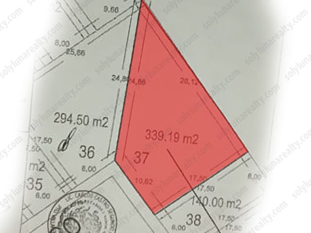 Excelente Oportunidad de Terreno dentro de Desarrollo Nuevo Ixtapa.

Lote de terreno con una superficie de 339.19 M2 en total, 10 metros de frente.

La compra incluye el terreno y un proyecto de construcción listo para llevarse acabo.

Ven a conocer esta excelente oportunidad.
