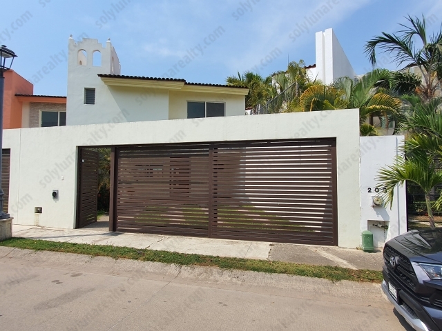 Casa Papaloapan II | Casas en Venta en Fluvial Vallarta, Puerto Vallarta |  Sol y Luna Realty | Real Estate Services in Puerto Vallarta
