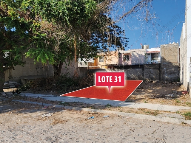 LOTES DE TERRENO DE OPORTUNIDAD

Ubicados en Calle Tecnologico de Monterrey a una cuadra de la UNIVA.

El Lote Universidad 31 en una ubicación privilegiada, sobre avenida y frente a un parque; Ademas a se encuentra a una cuadra de la Universidad UNIVA, todo tipo de comercios como, restaurantes, fruteria, tiendas de abarrotes, gasolineras y mas. 

Medidas: 6 x 16 mestros.

Perfecto para construir la casa que usted necesita, ven y conocelos. No hay mejor opcion en el mercado.

Se puede vender junto al Lote Universidad 30, dando un total de 192 m2.
