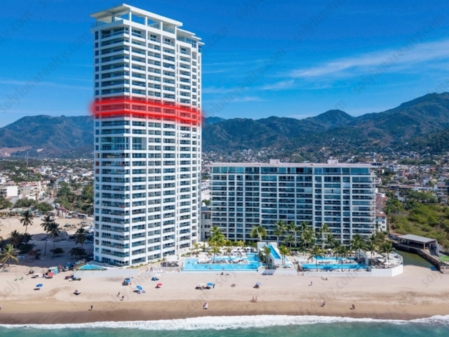 ESTUDIO EN HARBOR PISO 19 EN VENTA!

HARBOR TORRE NORTE

Condominio Frente al Mar con Club de Playa y Roof con Alberca Panoramica.

Nuestro estudio en HARBOR es una oportunidad &uacute;nica para los inversionistas de Rentas o para Vacacionar con la familia.&nbsp;

Ubicado en el corazon de Puerto Vallarta, entre la Zona Hotelera Norte y El Centro y Malec&oacute;n, disfrutas de las espectaculares vistas a todo Puerto Vallarta desde el Roof con Alberca y a toda la Zona Hotelera y Bahia desde el balc&oacute;n de la unidad.&nbsp;

Esta unidad est&aacute; en el Piso 19 de 26 en total que tiene la Torre de condominios mas Grande de Puerto Vallarta, con Vistas espectaculares de la monta&ntilde;a, el mar y la cuidad.&nbsp;

El estudio consta de una comoda recamara completa con escriturio y balc&oacute;n con vista al mar. Cocineta de madera completamente equipada, closet de lavanderia con centro de lavado, ba&ntilde;o completo muy amplio con regadera en cancel de vidrio templado.&nbsp;

Se entrega Amueblado y Equipado.

HARBOR 171 TORRE NORTE

Las amenidades en Harbor Puerto Vallarta incluyen albercas (una con agua caliente y otra en la terraza), gimnasio, jacuzzi, seguridad 24/7, acceso a la playa, bar, y zonas comerciales cercanas. Las unidades suelen estar equipadas con aire acondicionado, cocina completa, WiFi, y balc&oacute;n, ofreciendo vistas a la ciudad, a la bah&iacute;a o al mar.&nbsp;

&nbsp;

