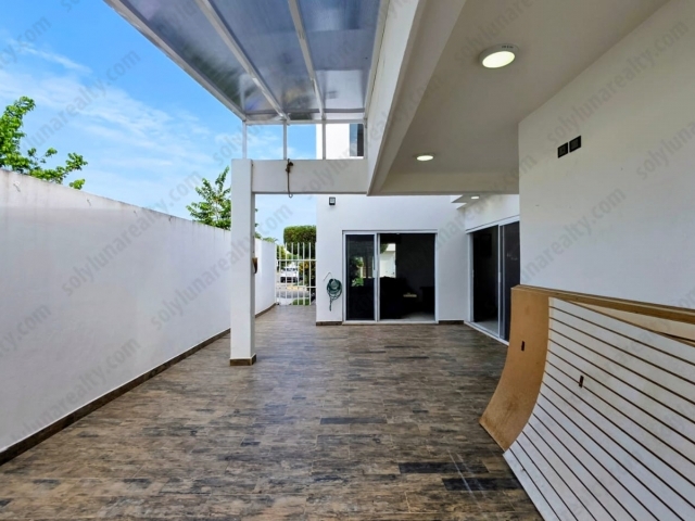 Madre Perla | Las Moras - Puerto Vallarta - Jalisco