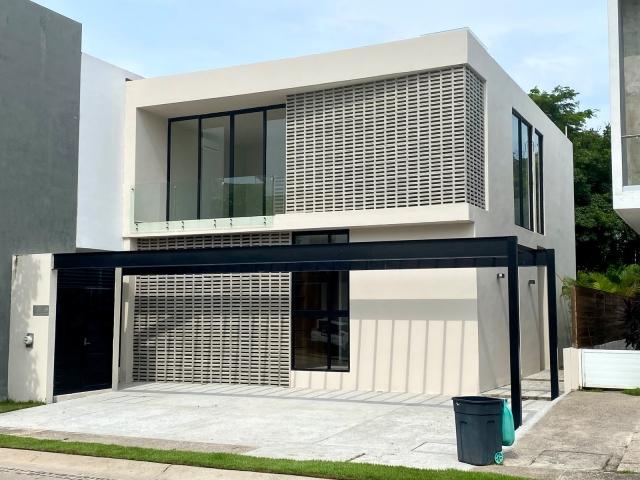 IKAL 30
Privada Ikal - Nuevo Vallarta
Residencia en el Fraccionamiento Ikal Nuevo Vallarta una de las mejores ubicaciones del puerto a un costado del campo de Golf 